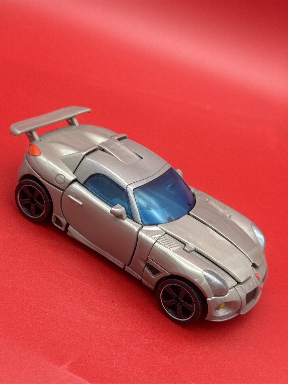 Hasbro E0745 Studio Series W2 Deluxe Class 10 Autobot JazzTransformer